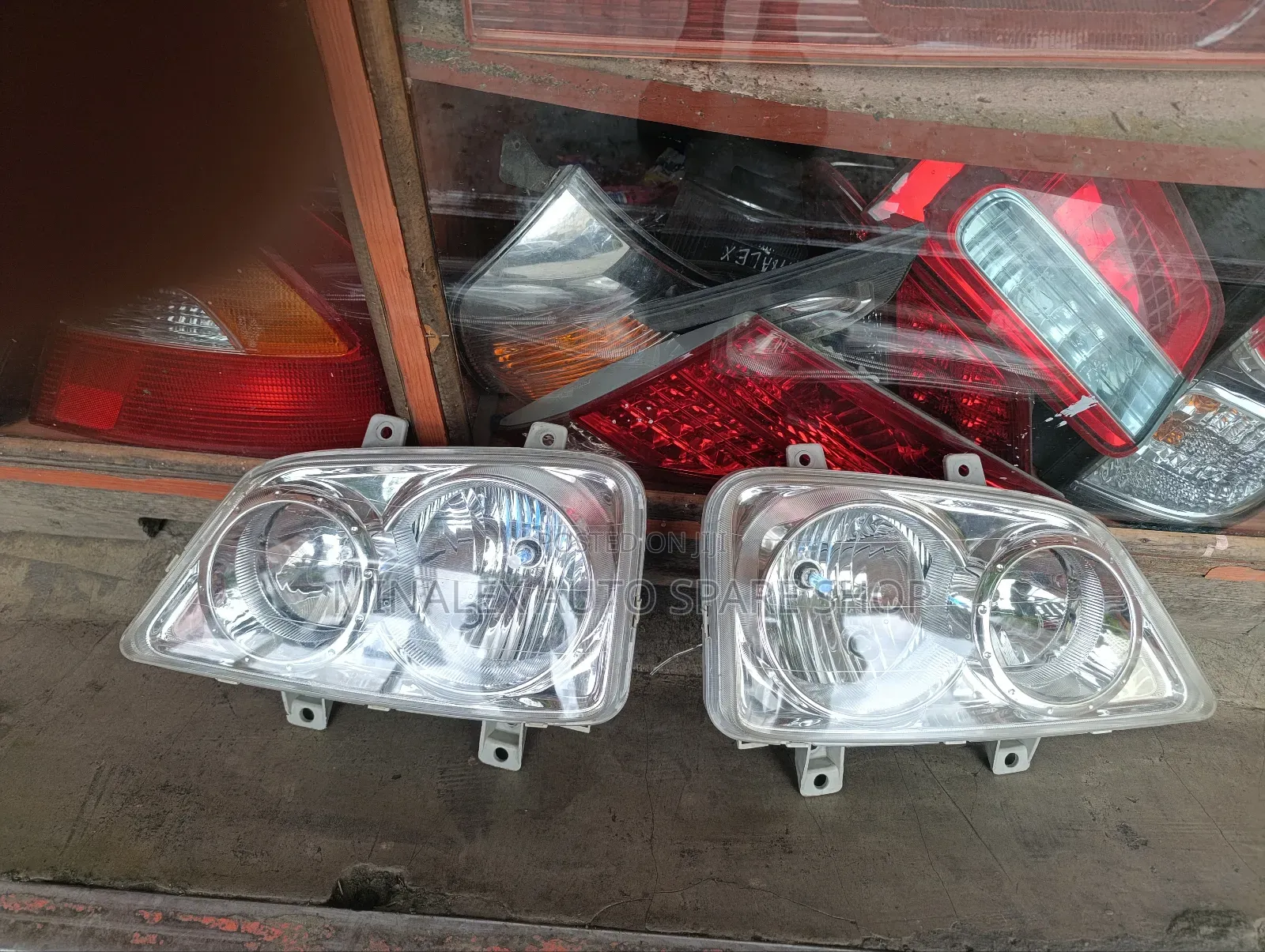 Terios Cammy Headlight Complete With Bulb And Socket