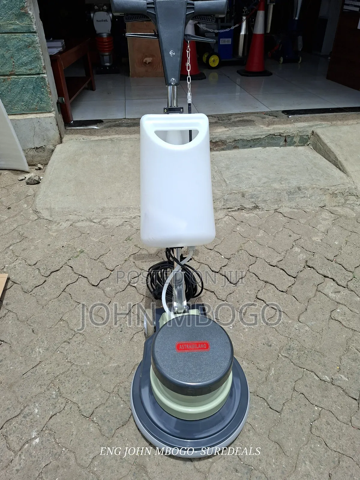 Am-005 Floor Scrubber Machine