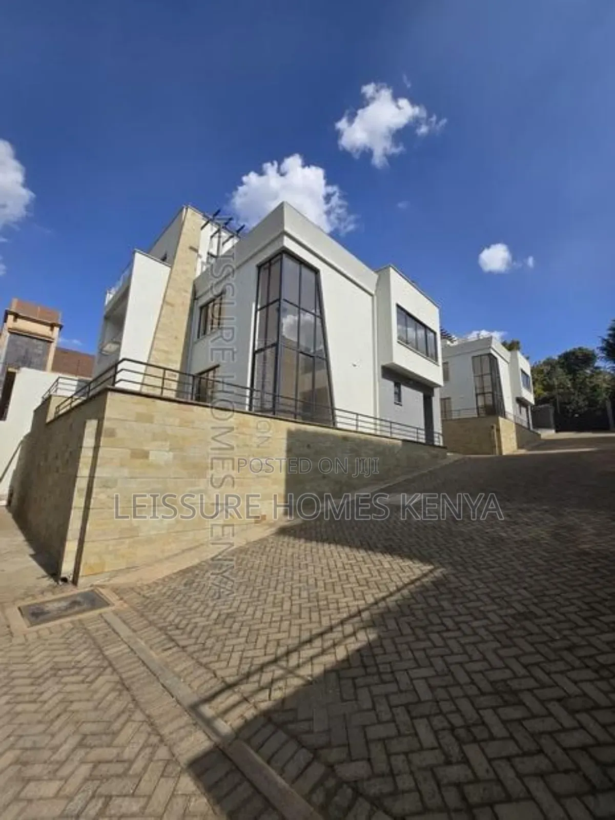 5bdrm Villa in Lavington for sale