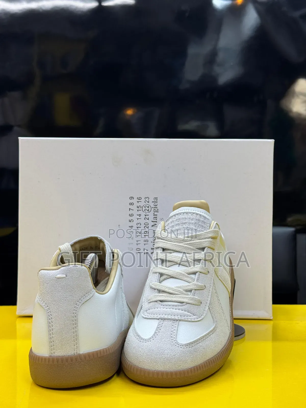 Maison Margiela Replica 
“ Dirty White ”