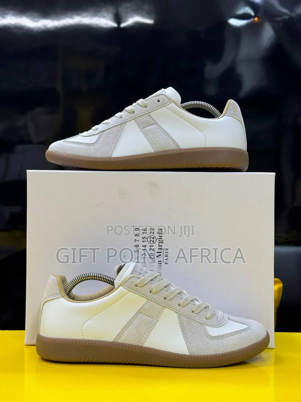 Maison Margiela Replica 
“ Dirty White ”