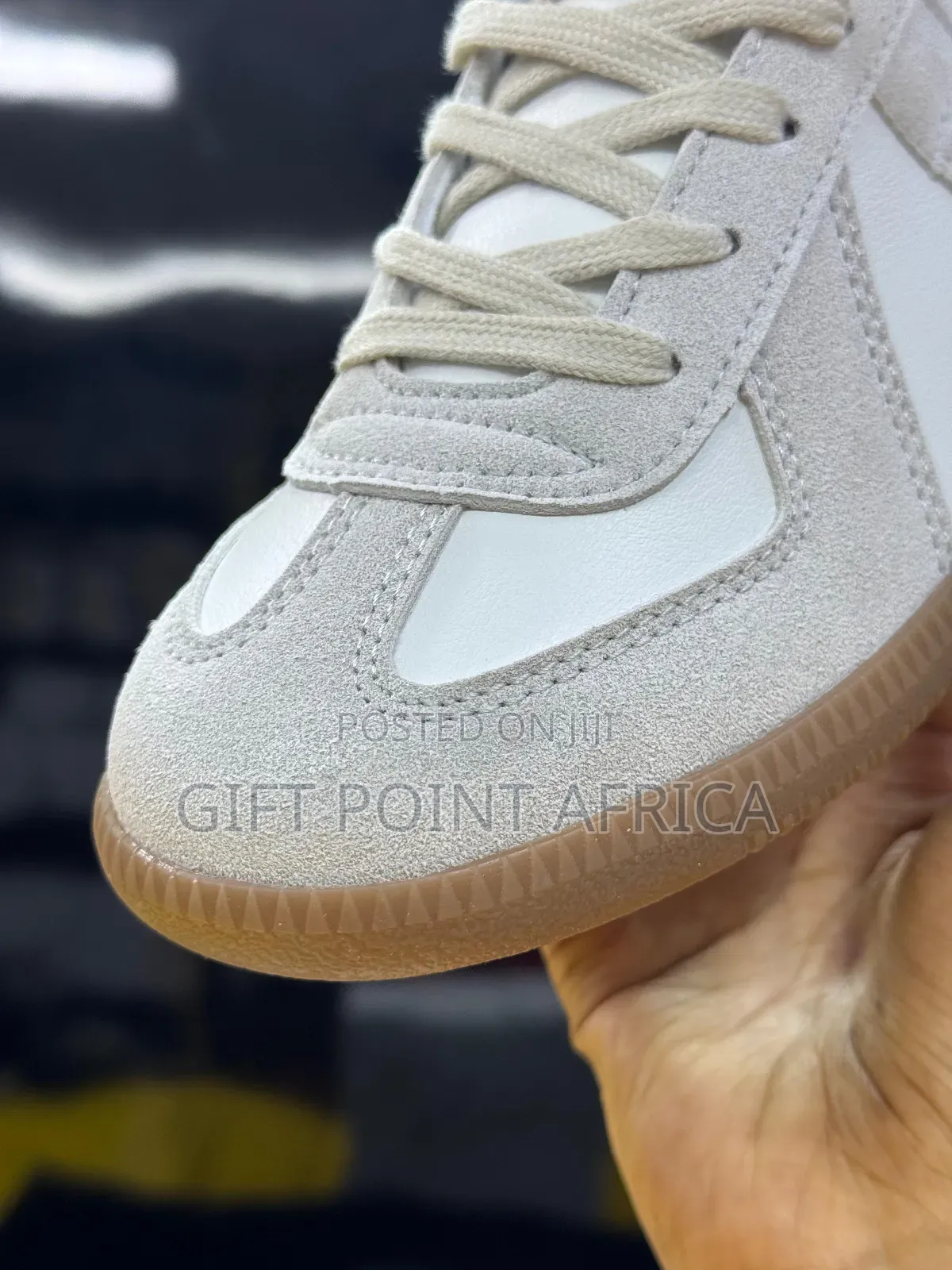 Maison Margiela Replica 
“ Dirty White ”