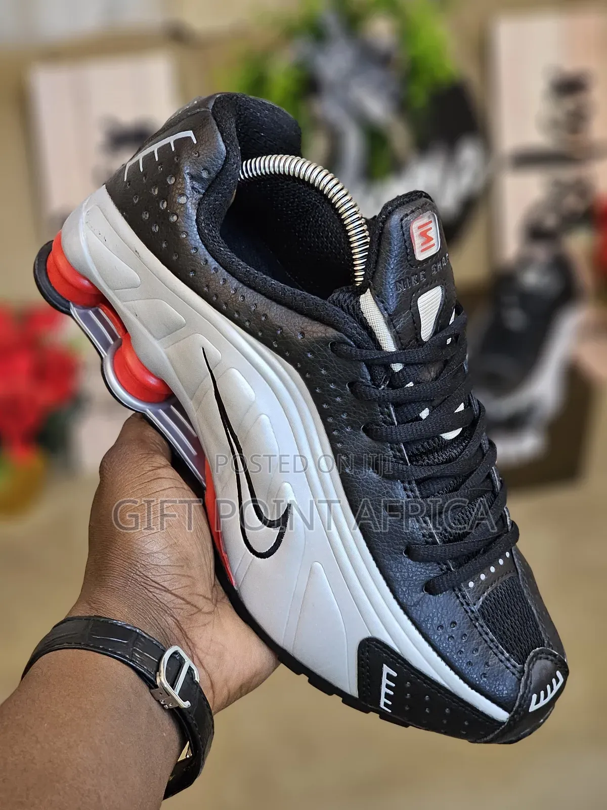 Black Nike Air Shoxs Sneakers