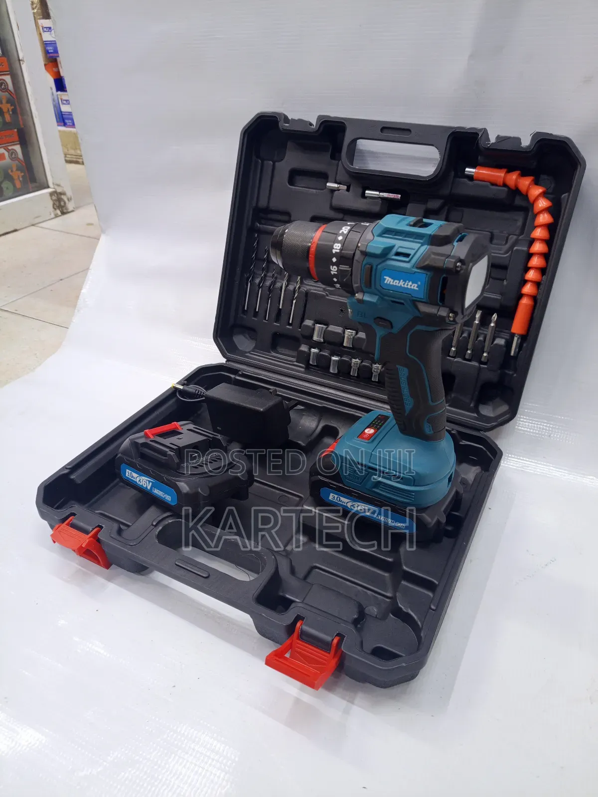 Makita Cordless Impact Drill Driver 88v With 2 Batteries Charger
