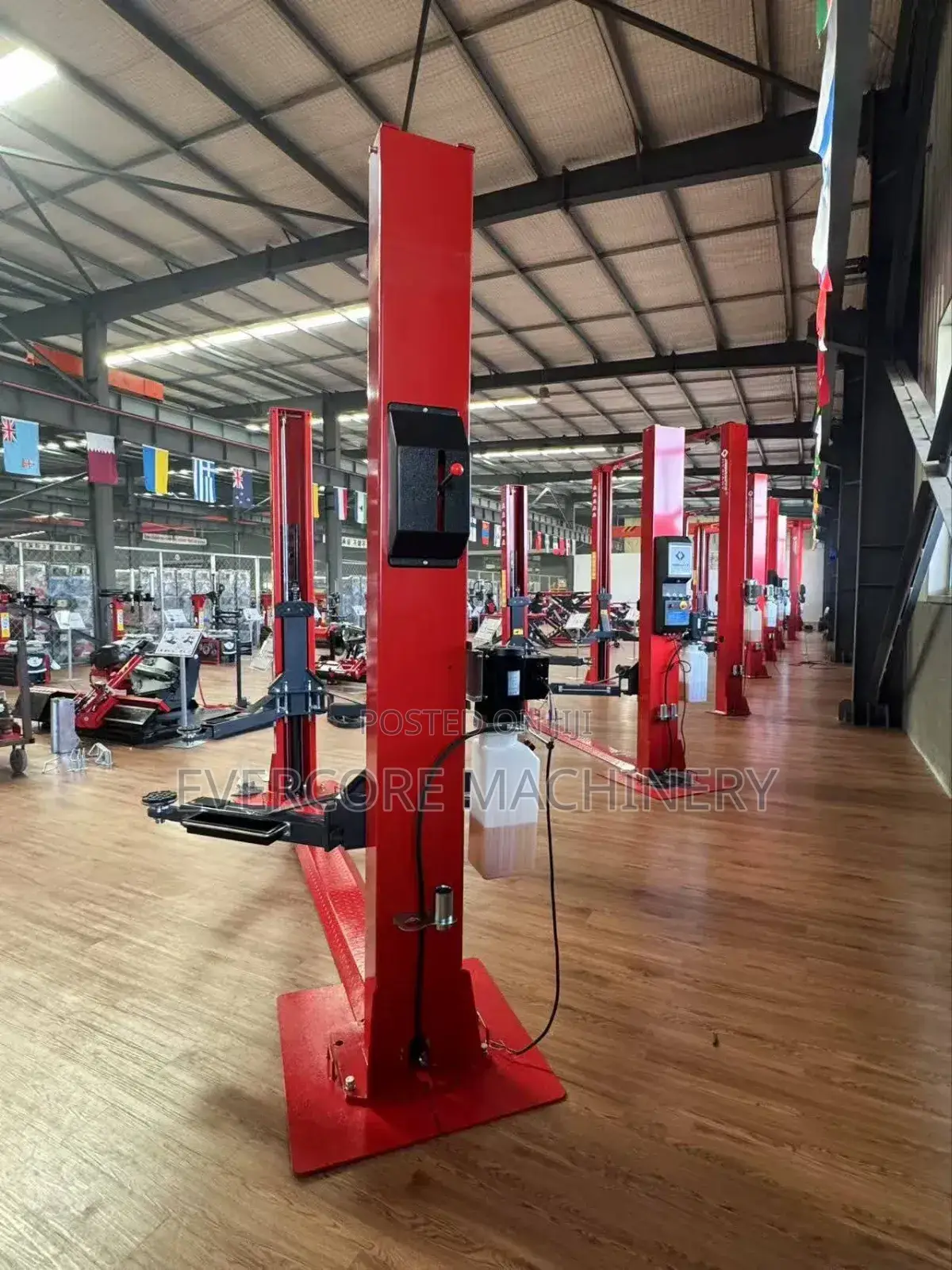Heavy Duty Sunshine Italy 4tonne (4000kg) Two Post Lift Machine.