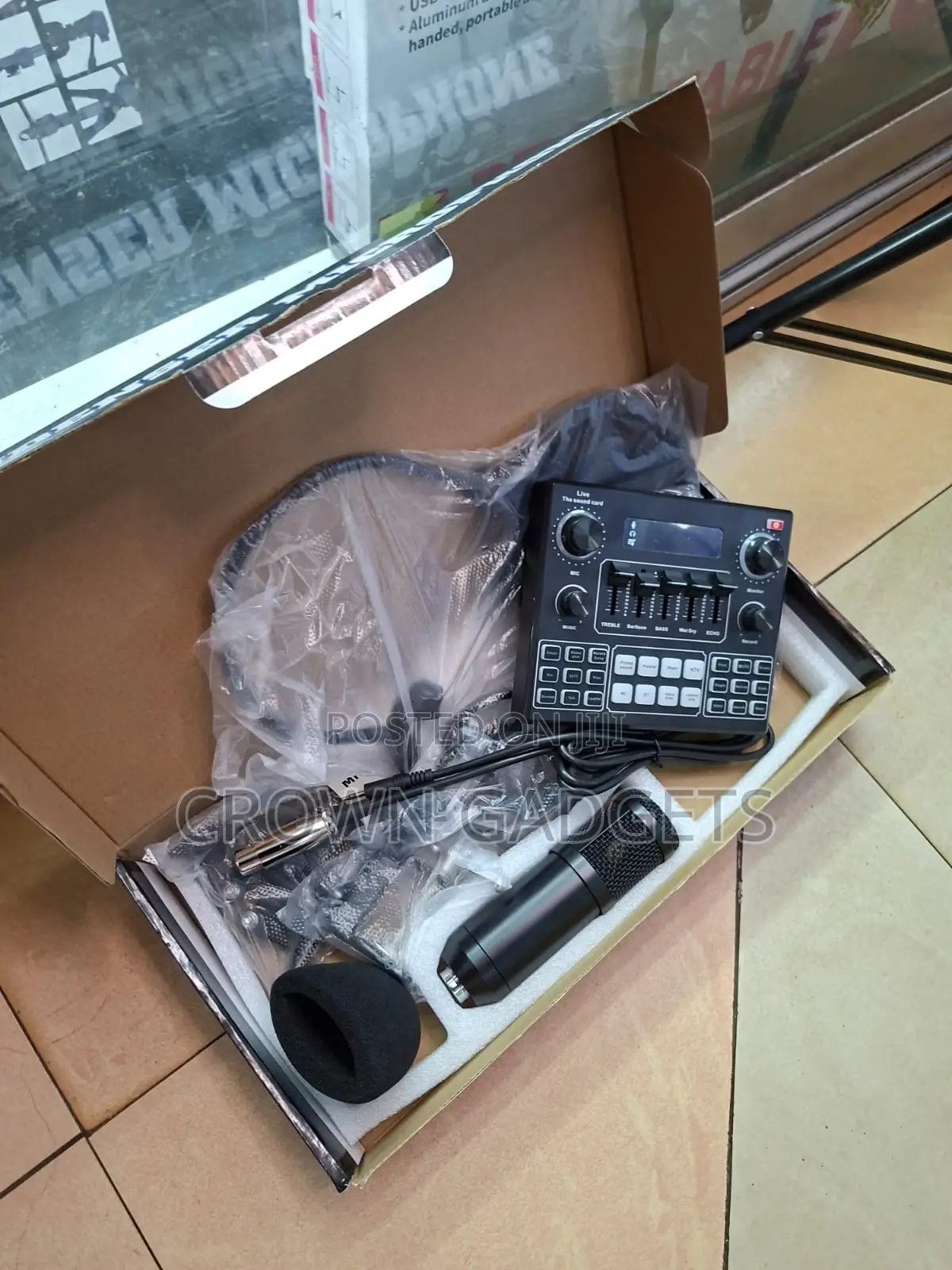 Bm800 Microphone Combo With V9 Live Sound Card for Studio