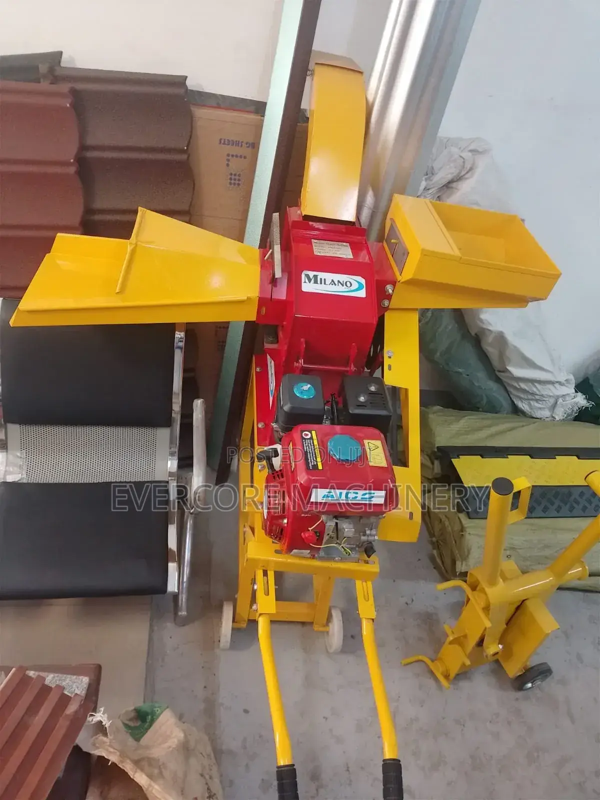 Milano Italia Multipurpose Animal Feedchopper With Petrol Engine.