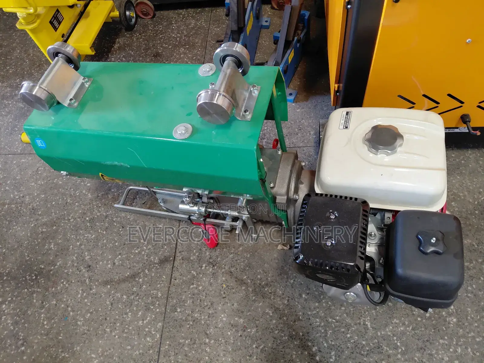 One Tonne Iori Italian Concrete Crane/Hoist With 2 Buckets and Stand
