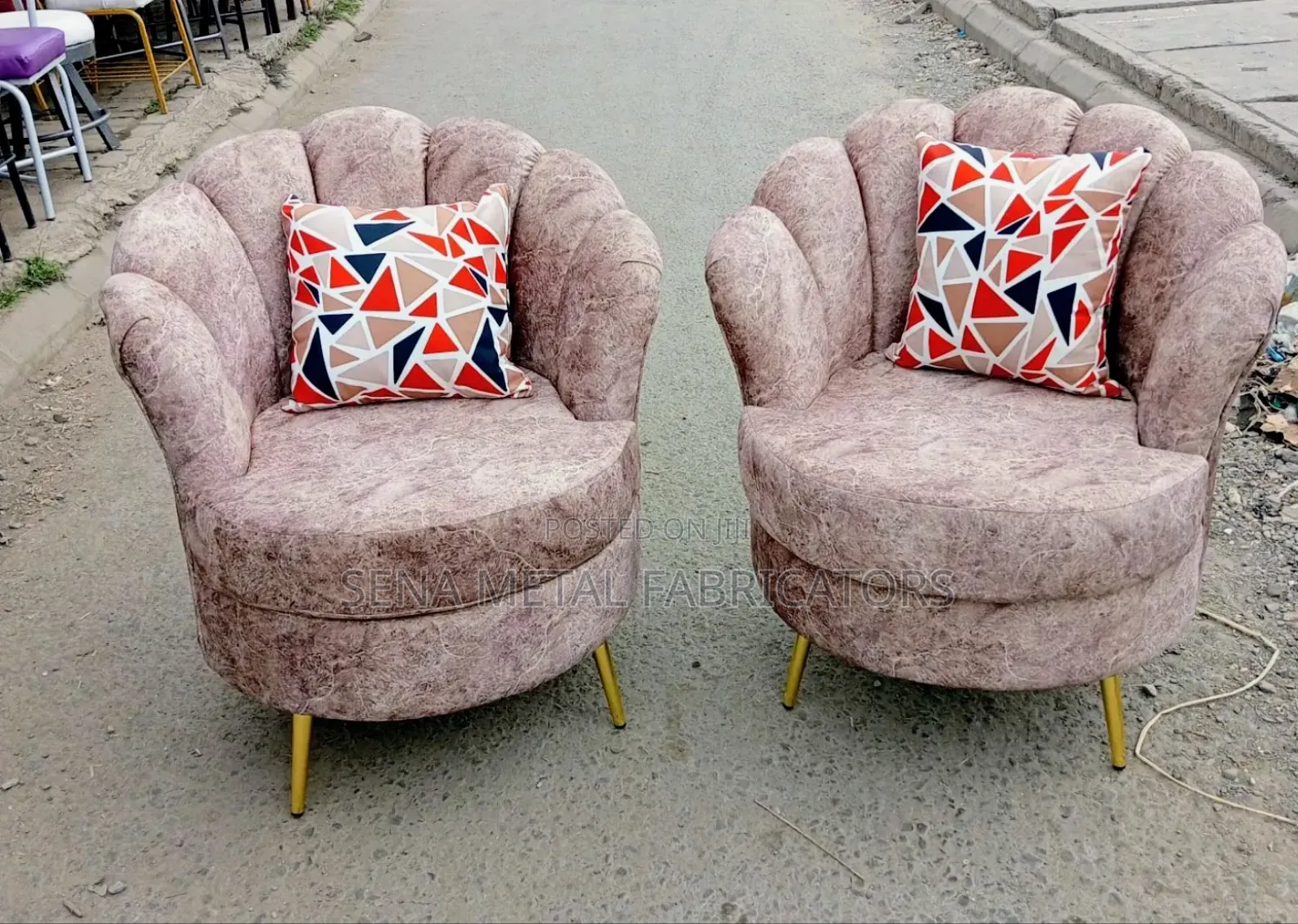 Modern Coffee Chairs for a Stylish Living Space