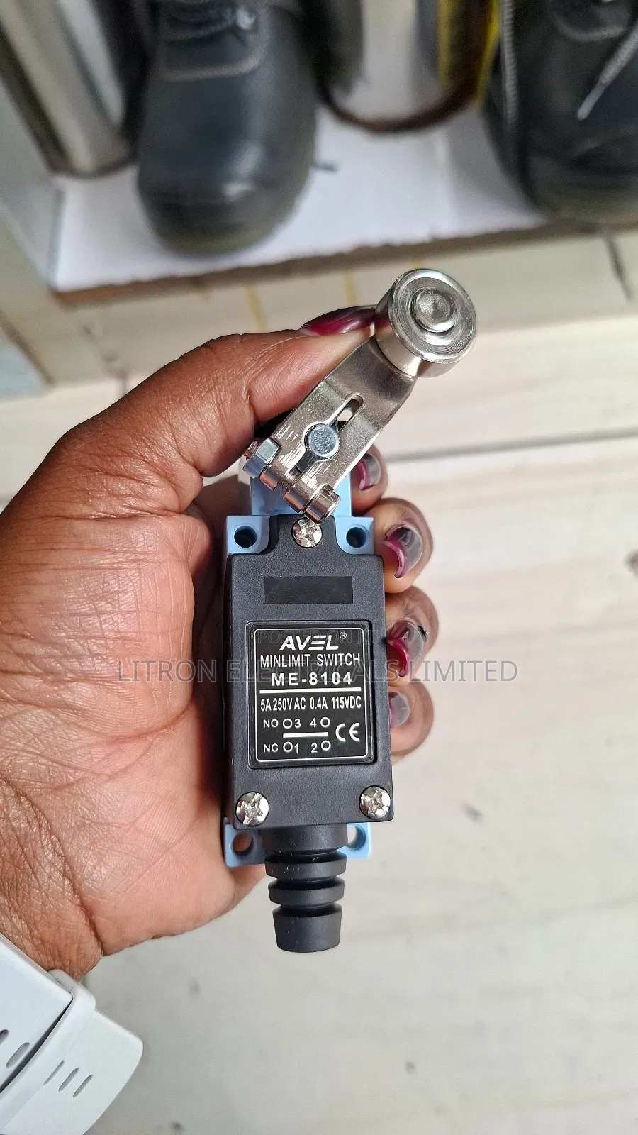8104 Limit Switch Short Roller