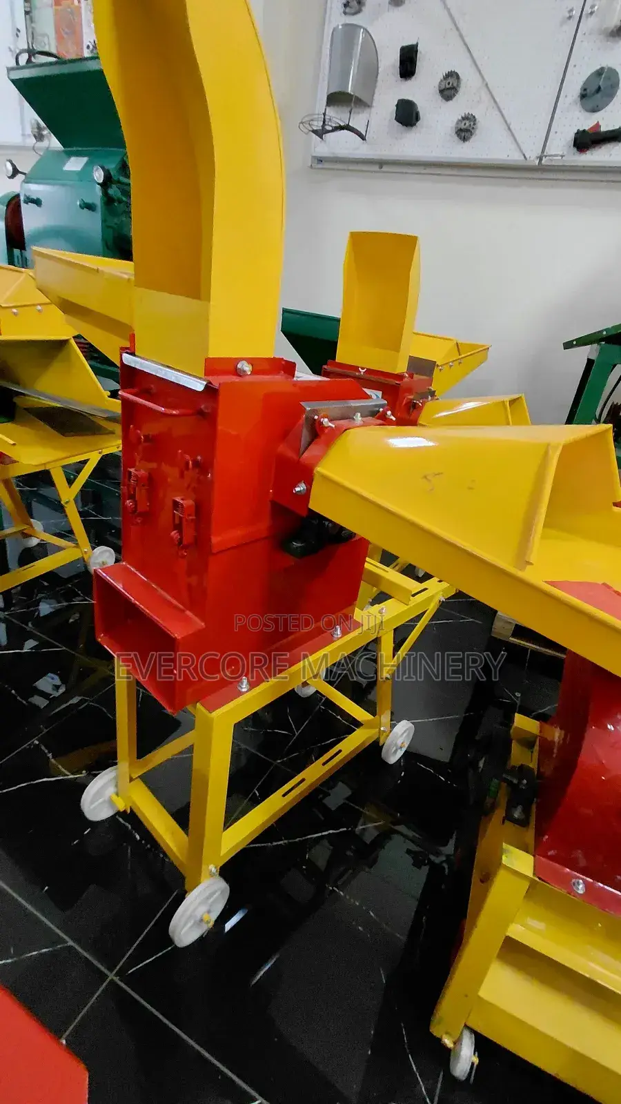 Multipurpose Animal Feed Chopper 200/400kg Productivity Rate.