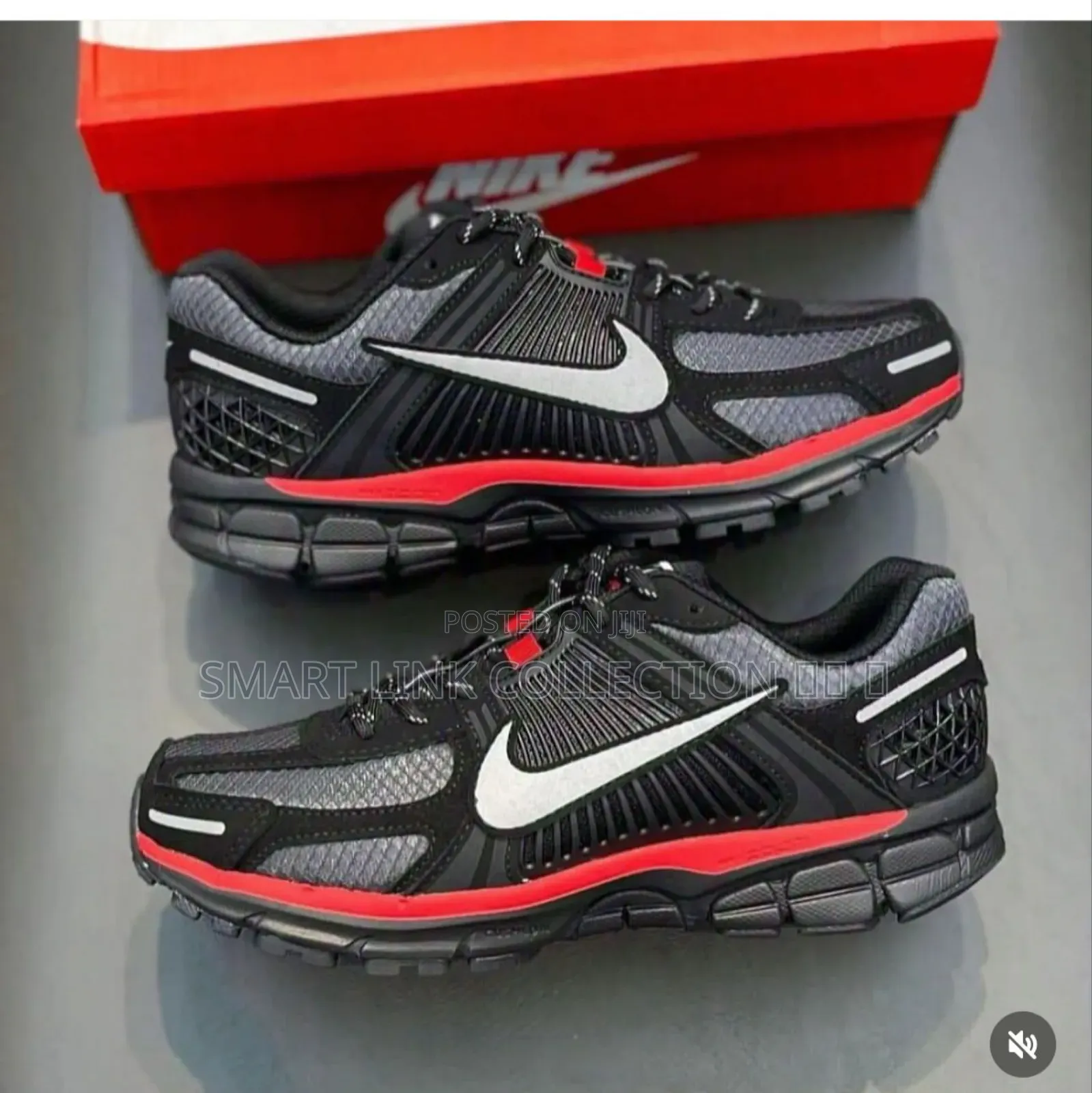 Nike Zoom Vomero “Bred”