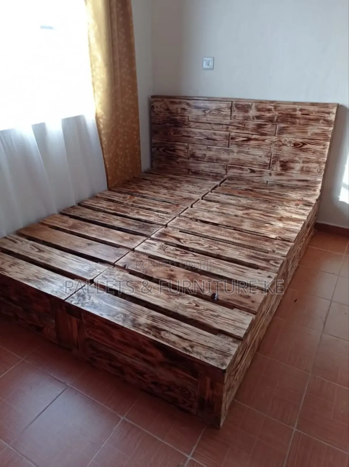 Burned Effect Pallet Bed 