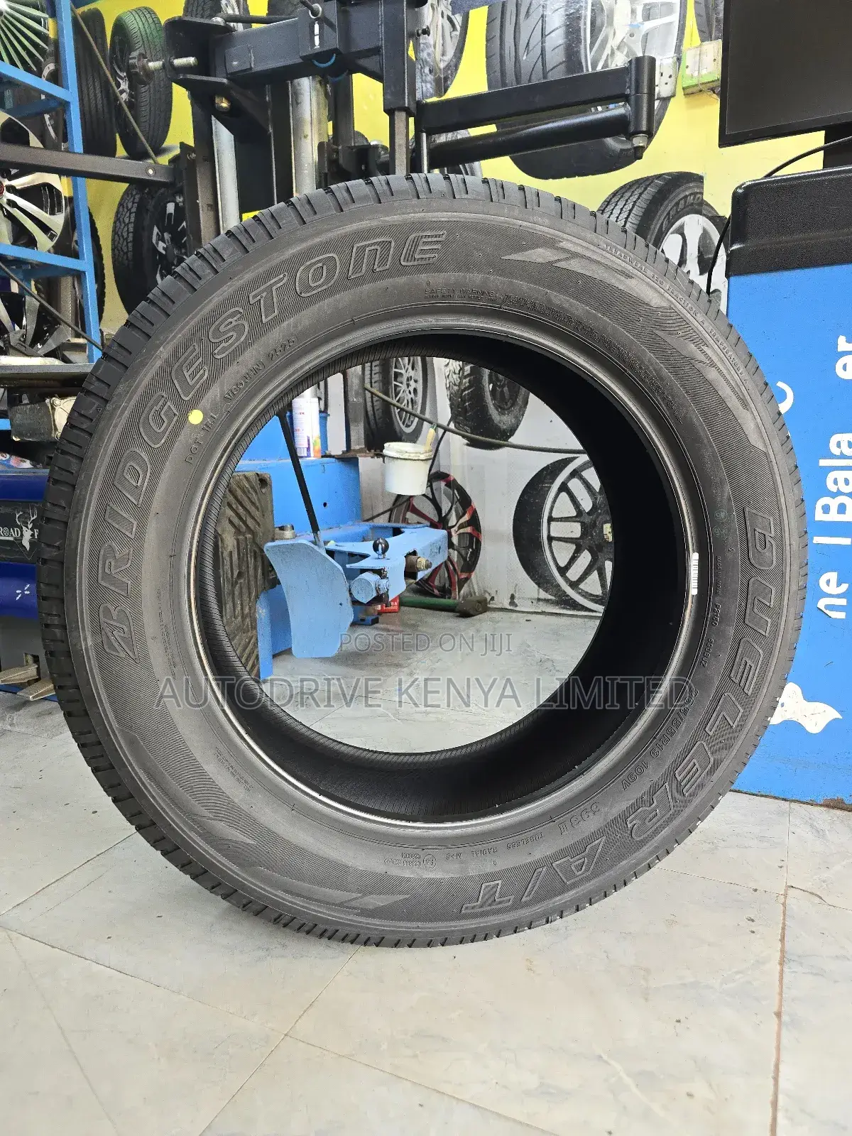 265/55r19 Bridgestone Dueler Tire