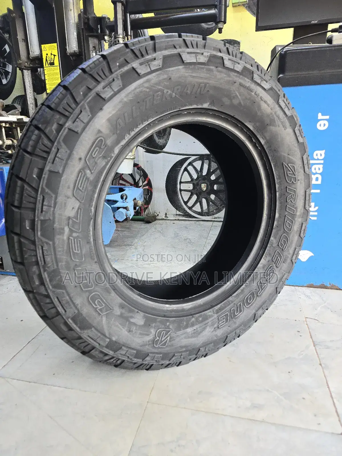 265/65r17 Bridgestone Dueler All Terrain Tire