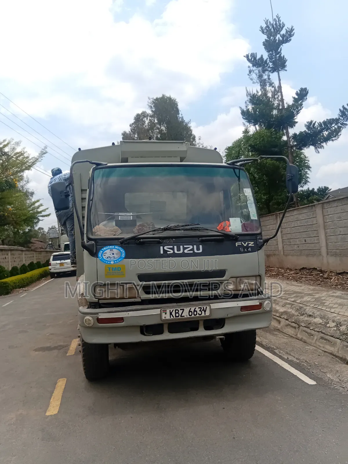 Open Body Mguu Kumi Truck Accessible for Transportation