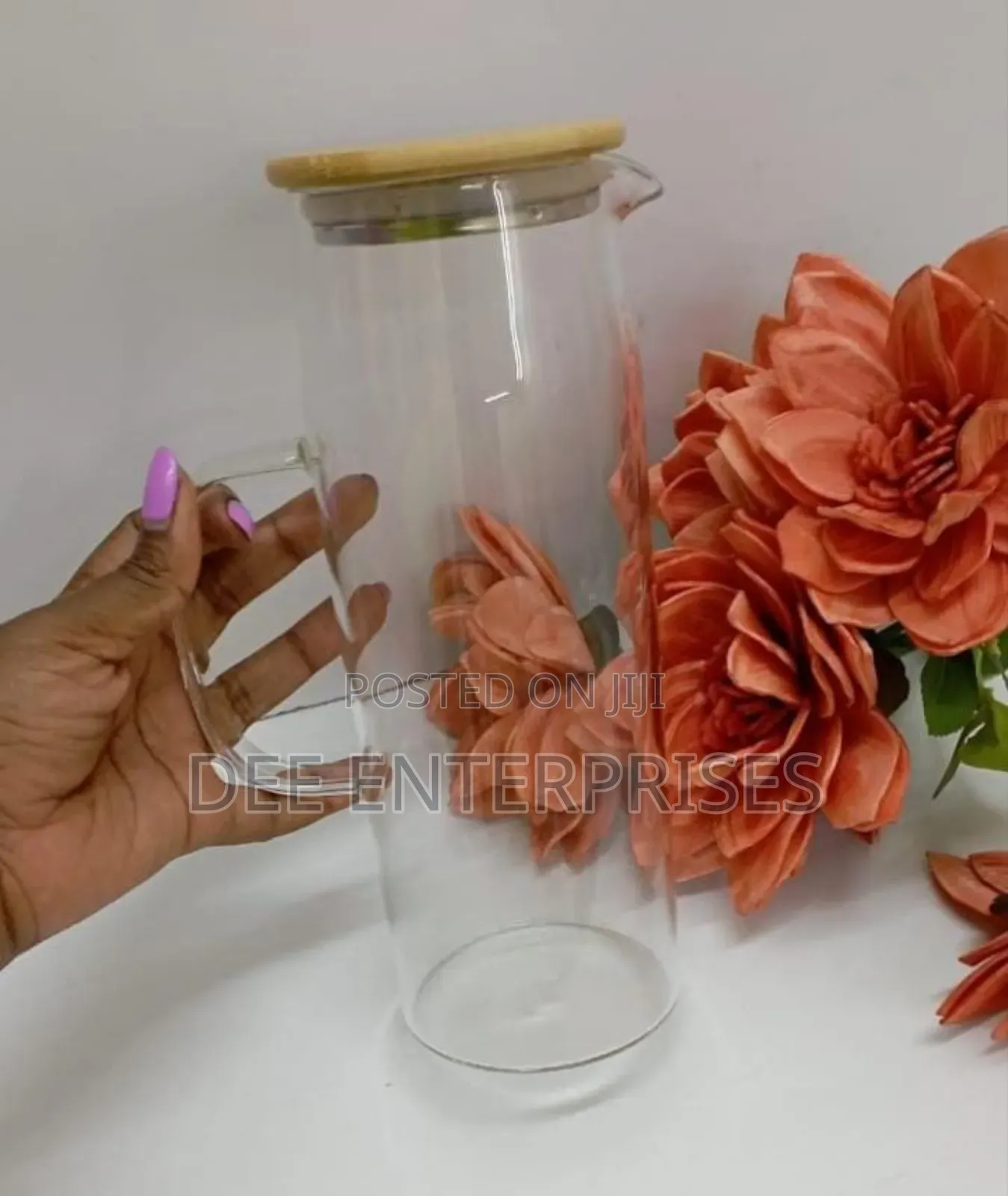 Heat Resistant Glass Jug With an Airtight Bamboo Lid