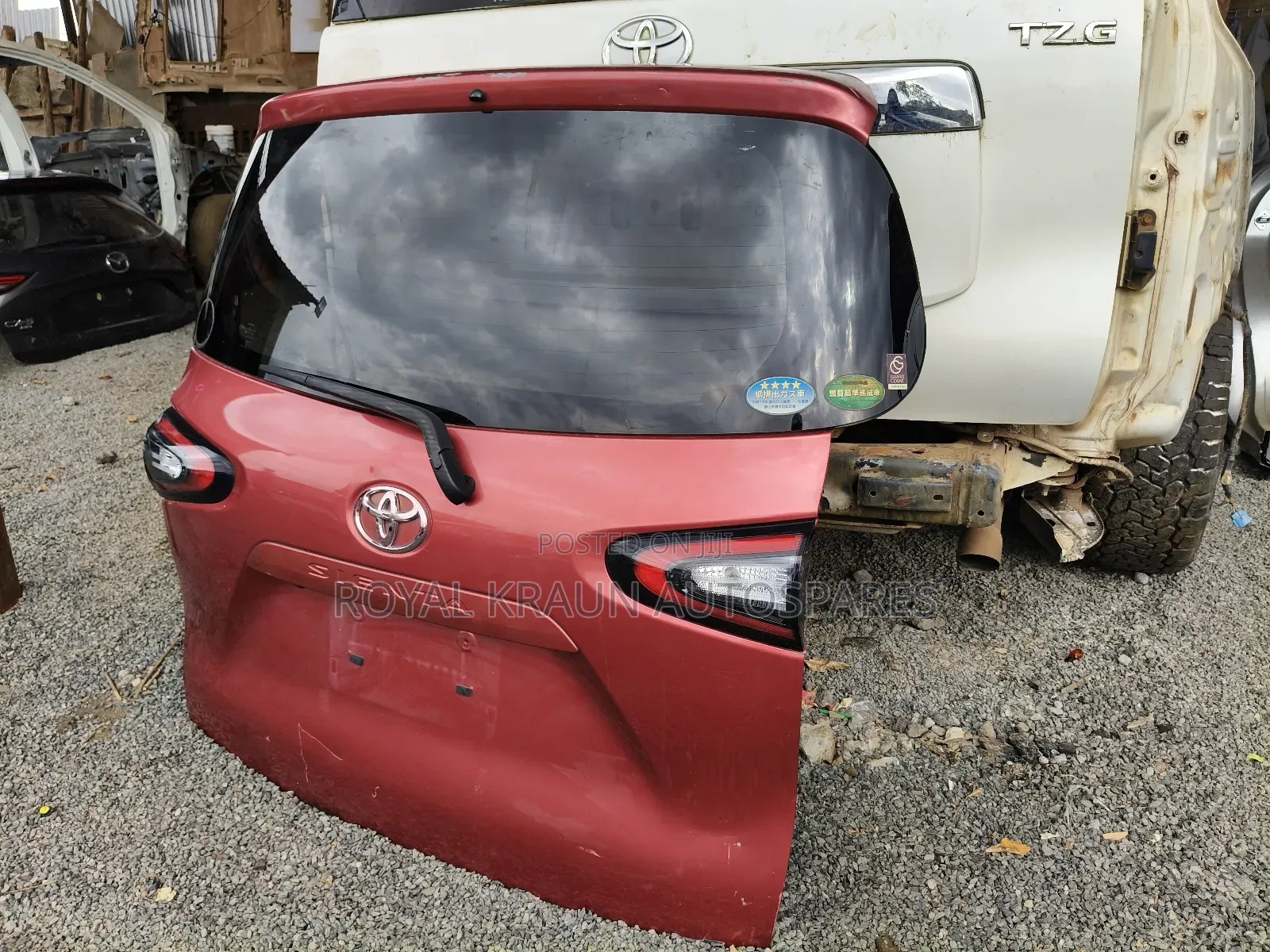 Toyota Sienta New Model Boot/ Tailgate