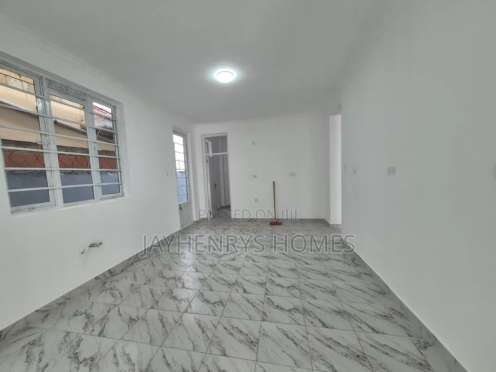 4bdrm Maisonette in Membley Estate for sale