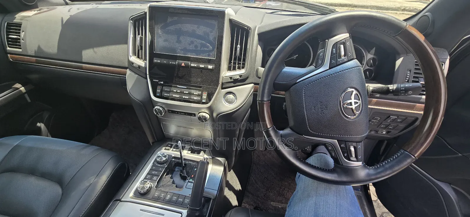 Toyota Land Cruiser 4.6 V8 ZX 2019 Black