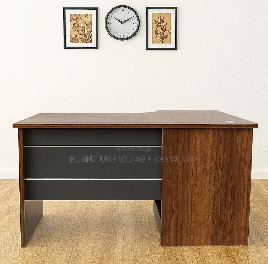 Office Desk:Contemporary Leadership Office Desk – 1400mm