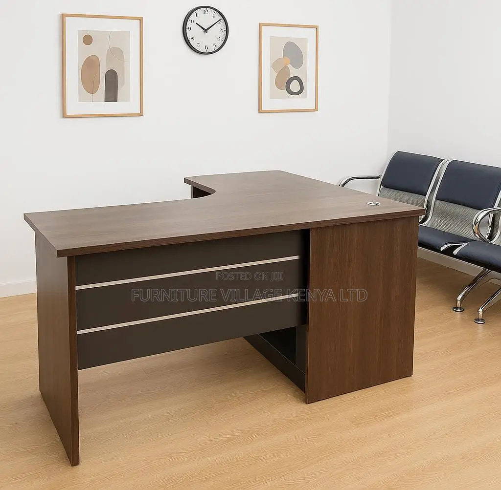 Office Desk:Contemporary Leadership Office Desk – 1400mm