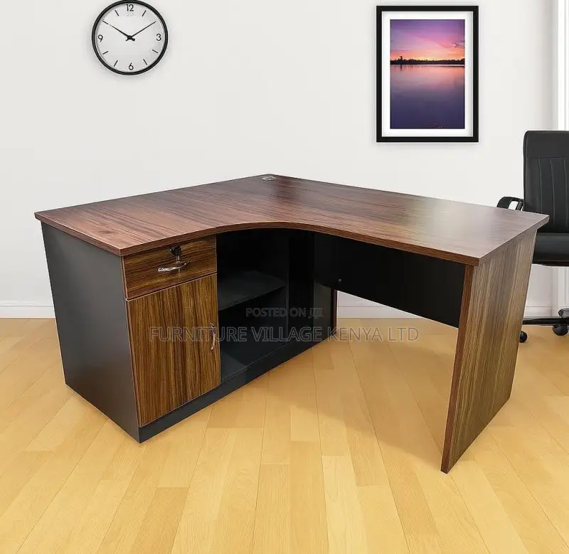 Office Desk:Contemporary Leadership Office Desk – 1400mm