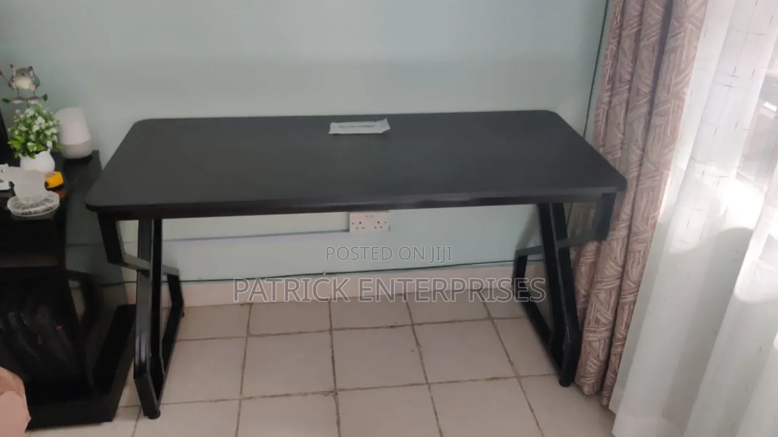 Modern It Computer/ Study Desk. 4 Mtr