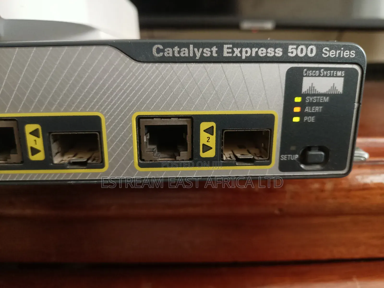 Cisco Catalyst Switch Ce 500 ( 24 Poe Ethernet Ports)