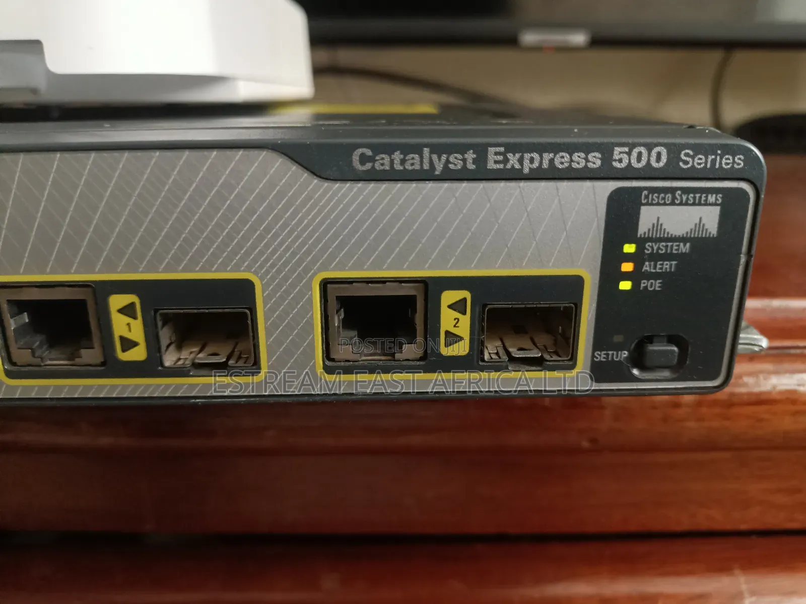 Cisco Catalyst Switch Ce 500 ( 24 Poe Ethernet Ports)