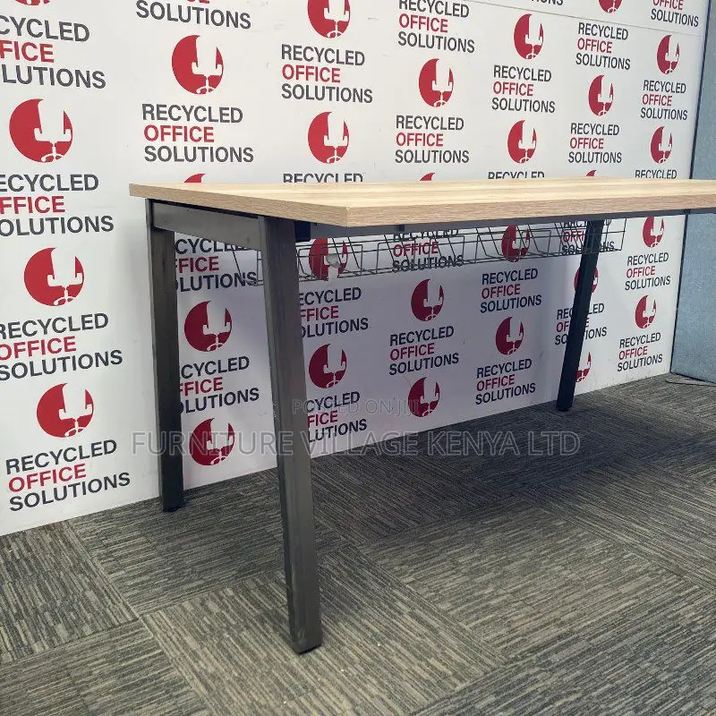 140cm Office Desk With Metallic Legs