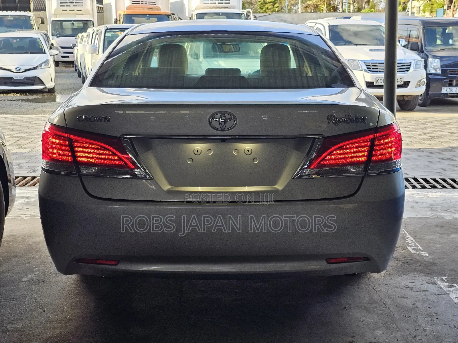 Toyota Crown 2018 Silver