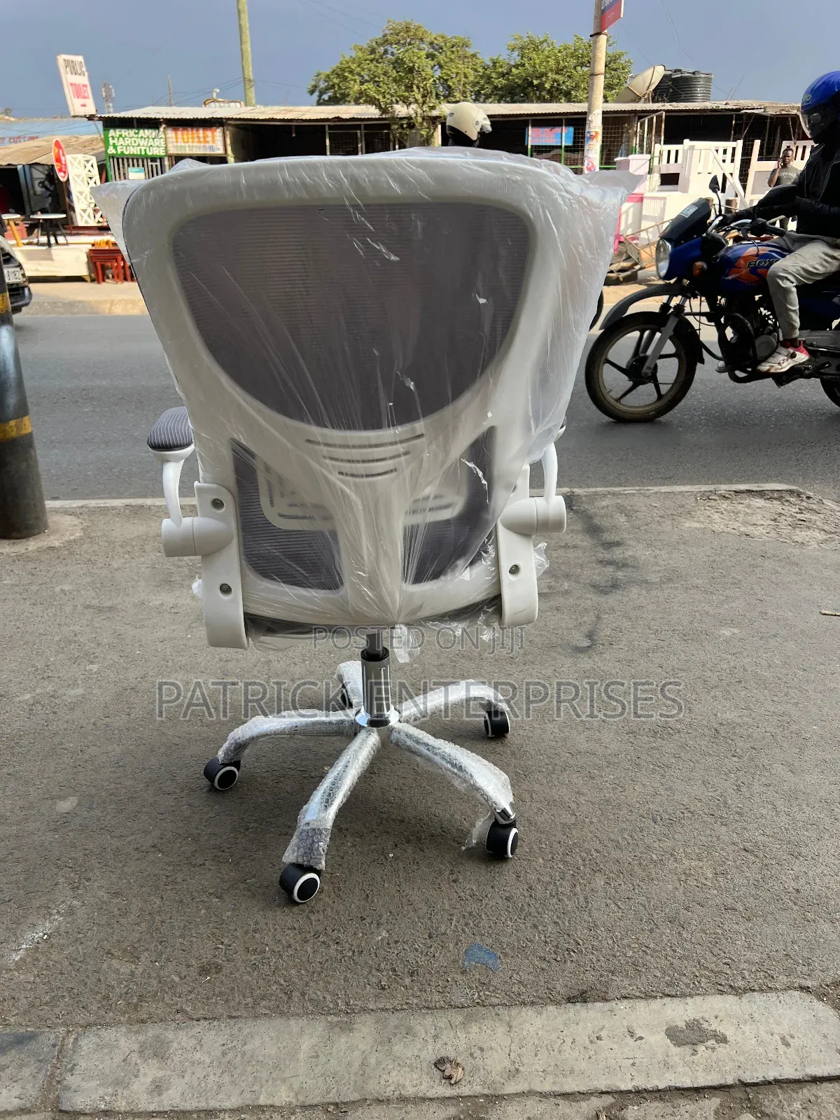 Imported Modern Ergonomic Orthopedic Chair White/ Gray