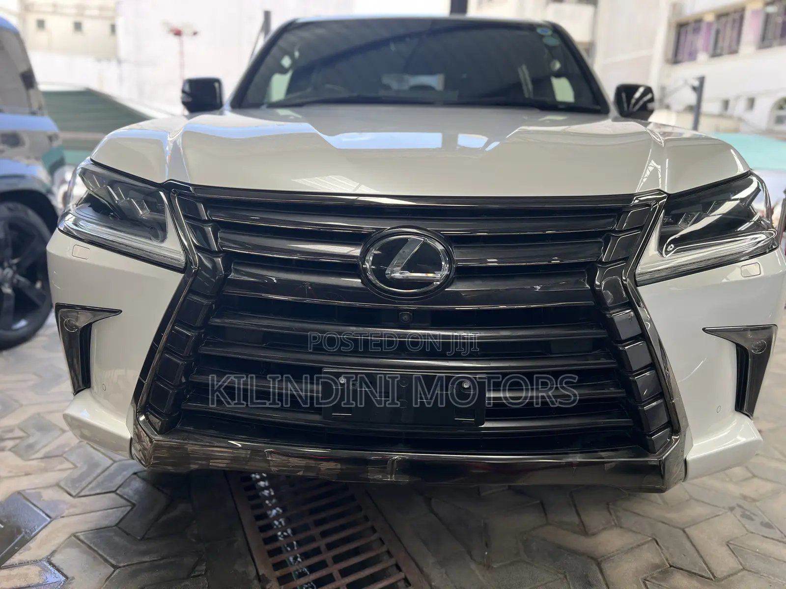 Lexus LX 2017 White