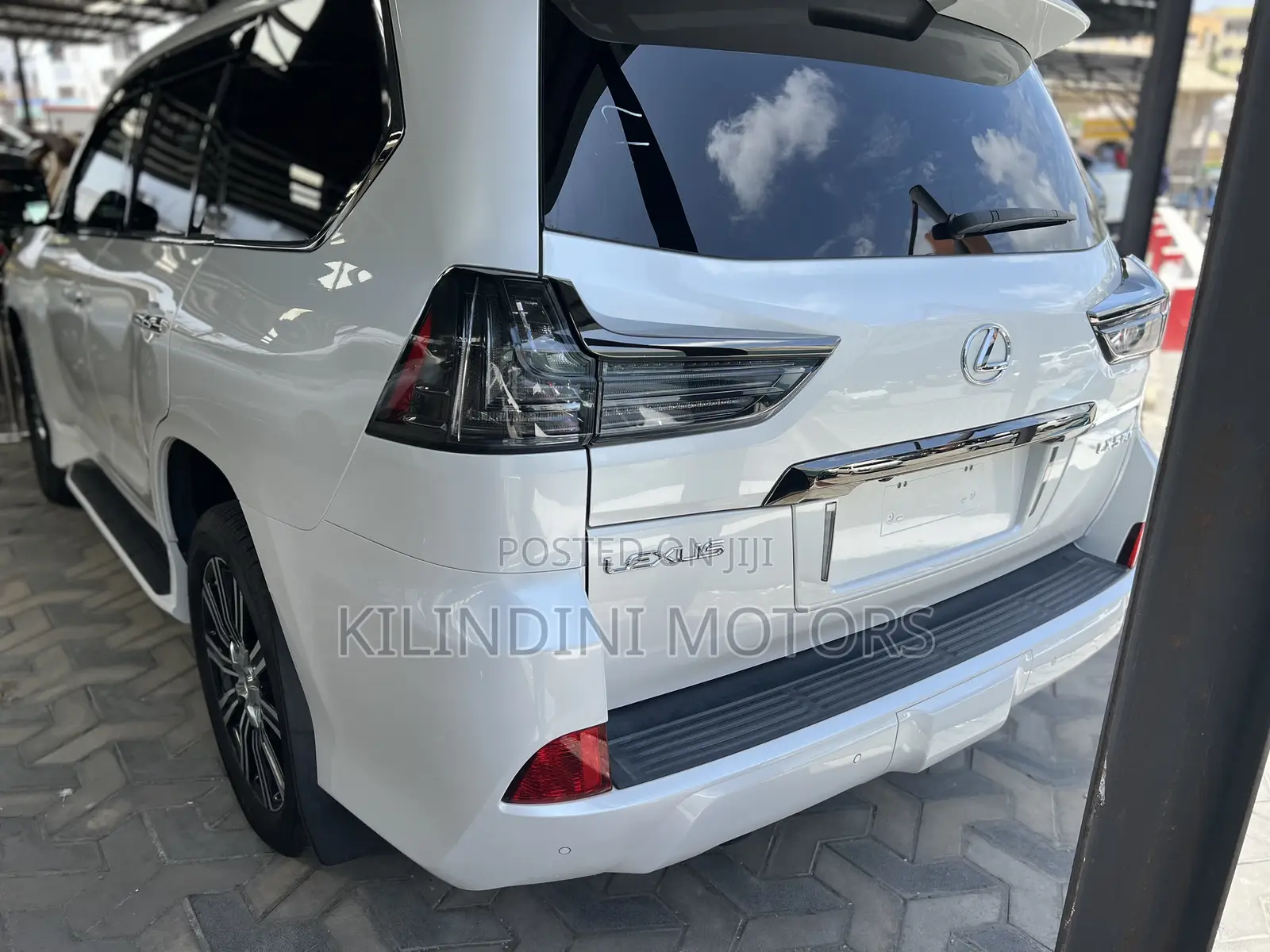 Lexus LX 2017 White