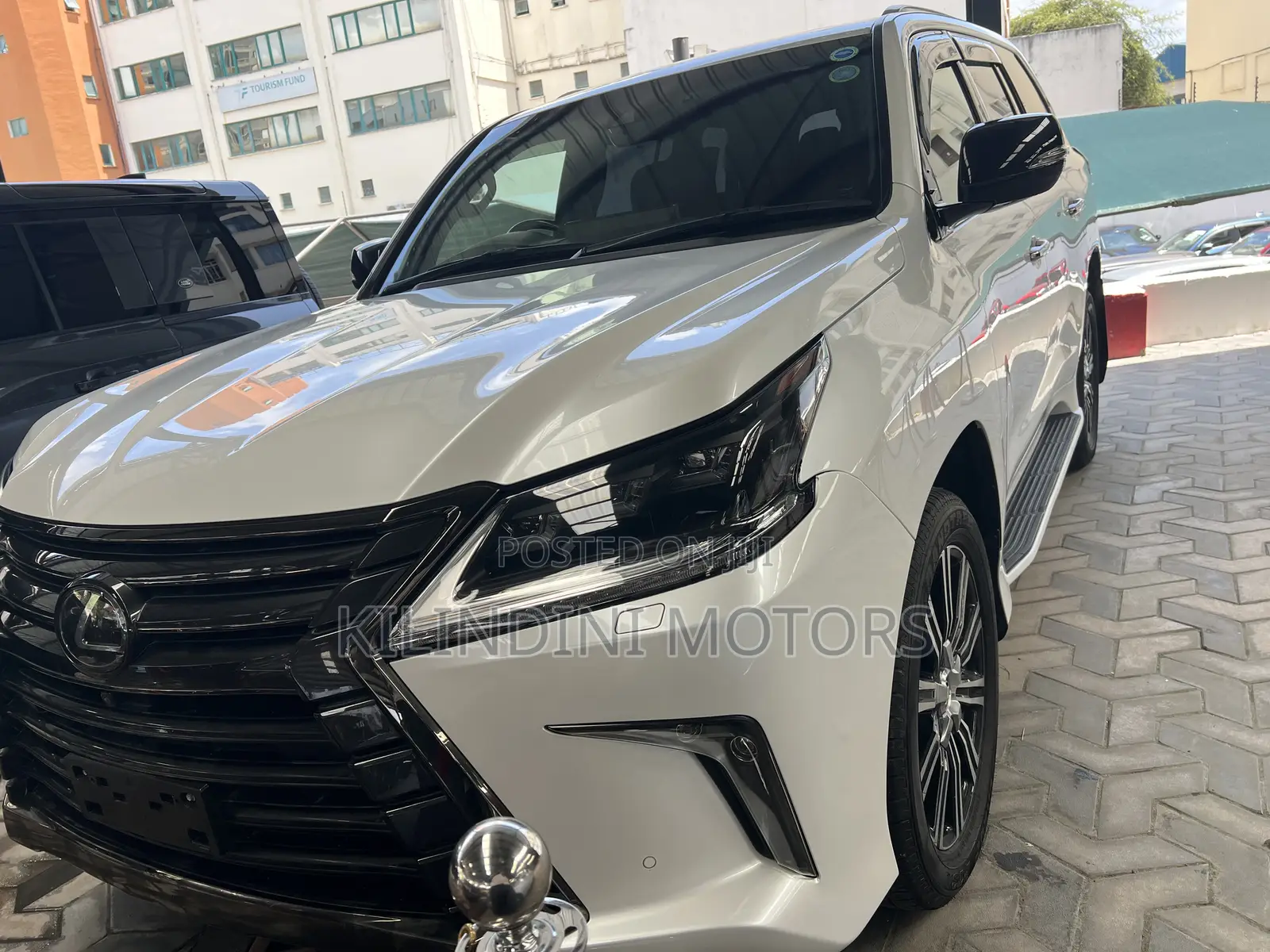 Lexus LX 2017 White