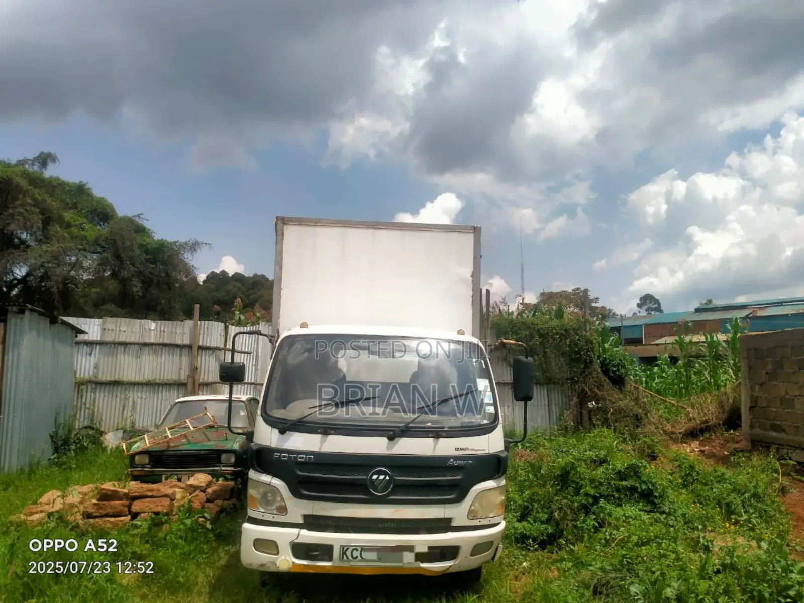 Isuzu NPR Fiber Body 2015 White