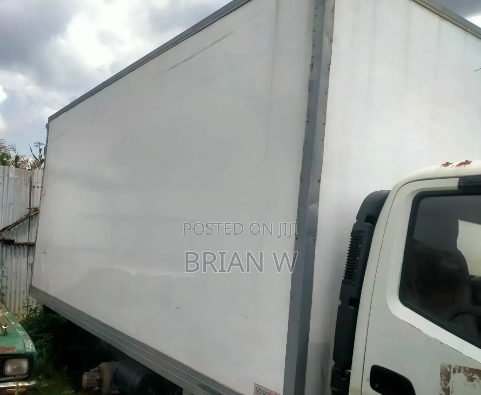 Isuzu NPR Fiber Body 2015 White