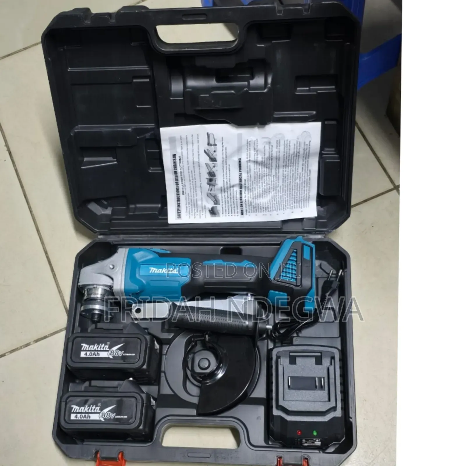 Makita Cordless Grinder
88v
2 Batteries