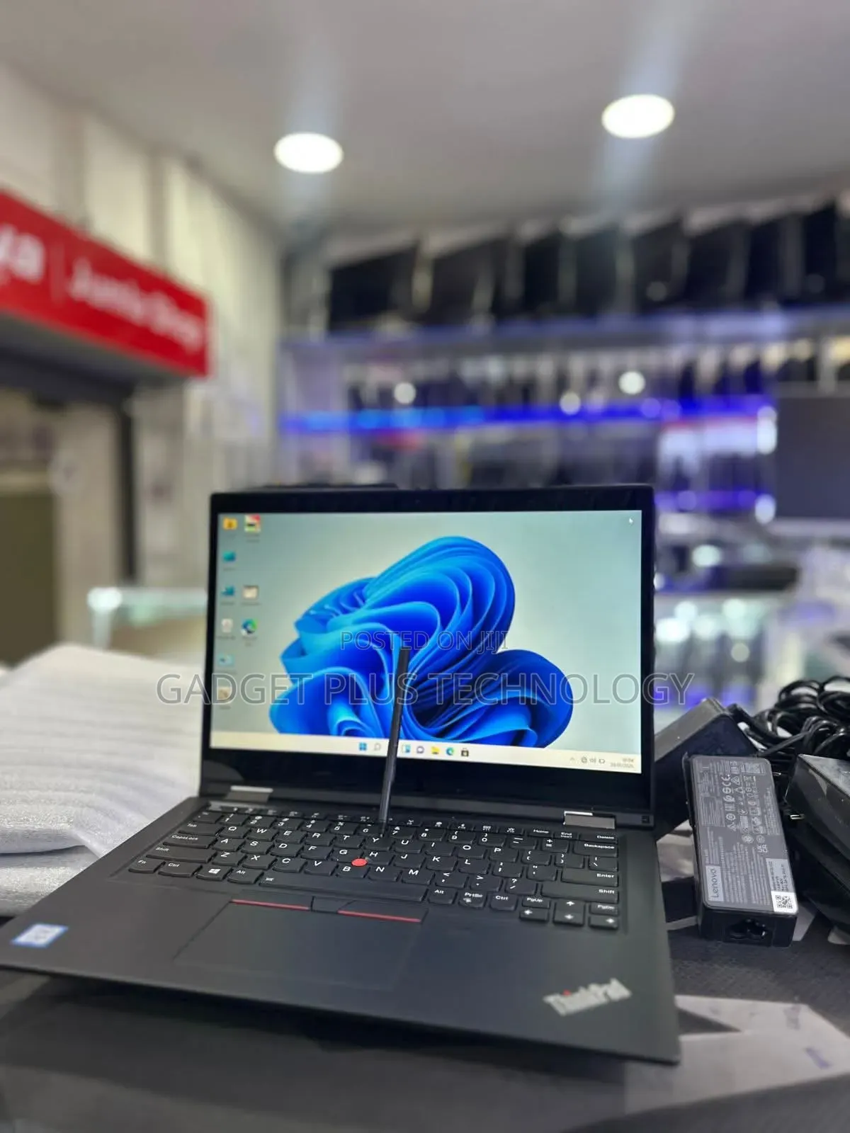 Laptop Lenovo ThinkPad X380 Yoga 8GB Intel Core i7 SSD 256GB