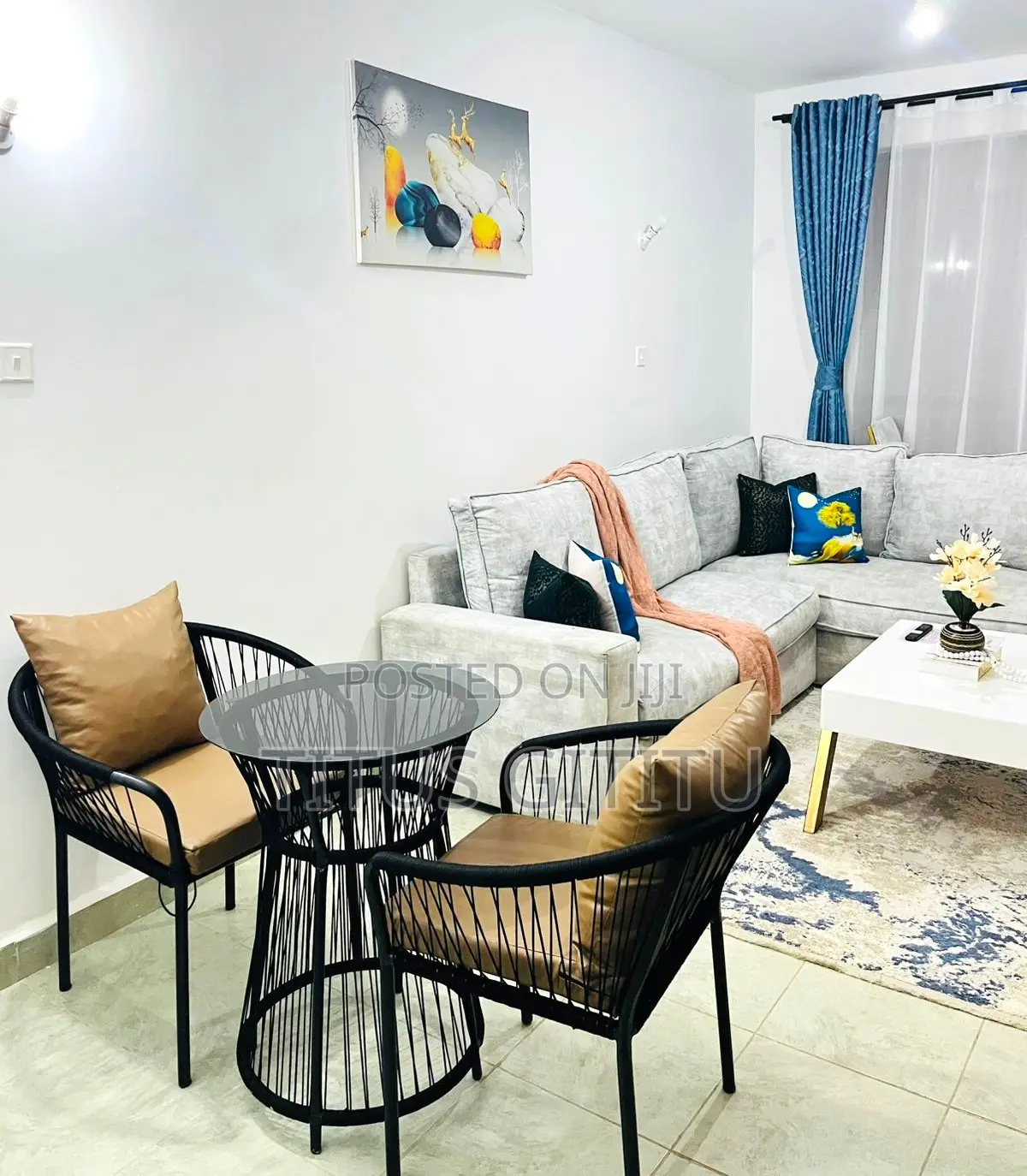 Stylish 2-Bedroom Airbnb in Roysambu King Beds, Netflix,Wifi Parking