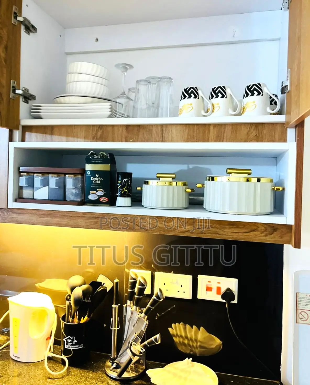Stylish 2-Bedroom Airbnb in Roysambu King Beds, Netflix,Wifi Parking