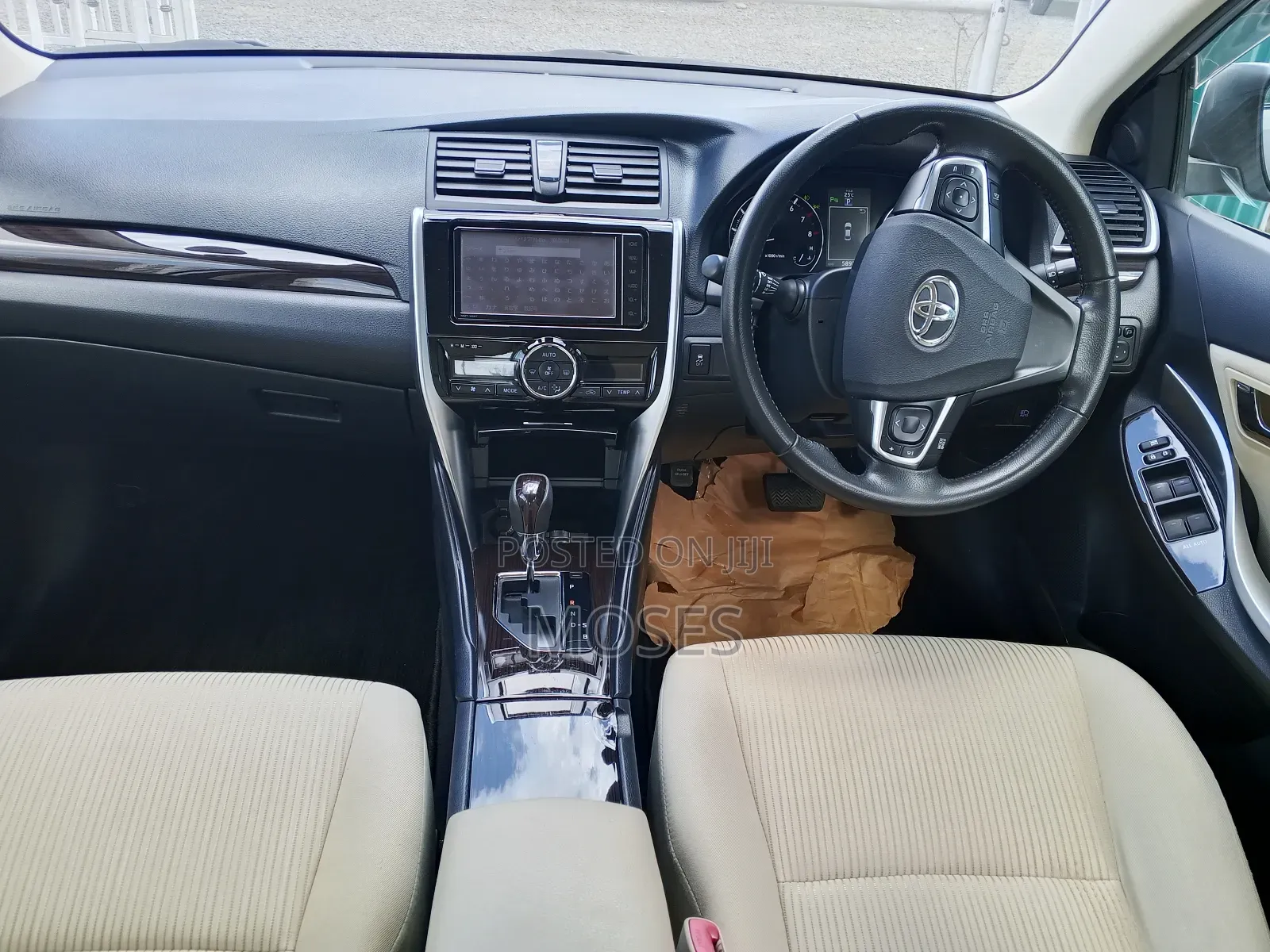 Toyota Premio 2019 Silver