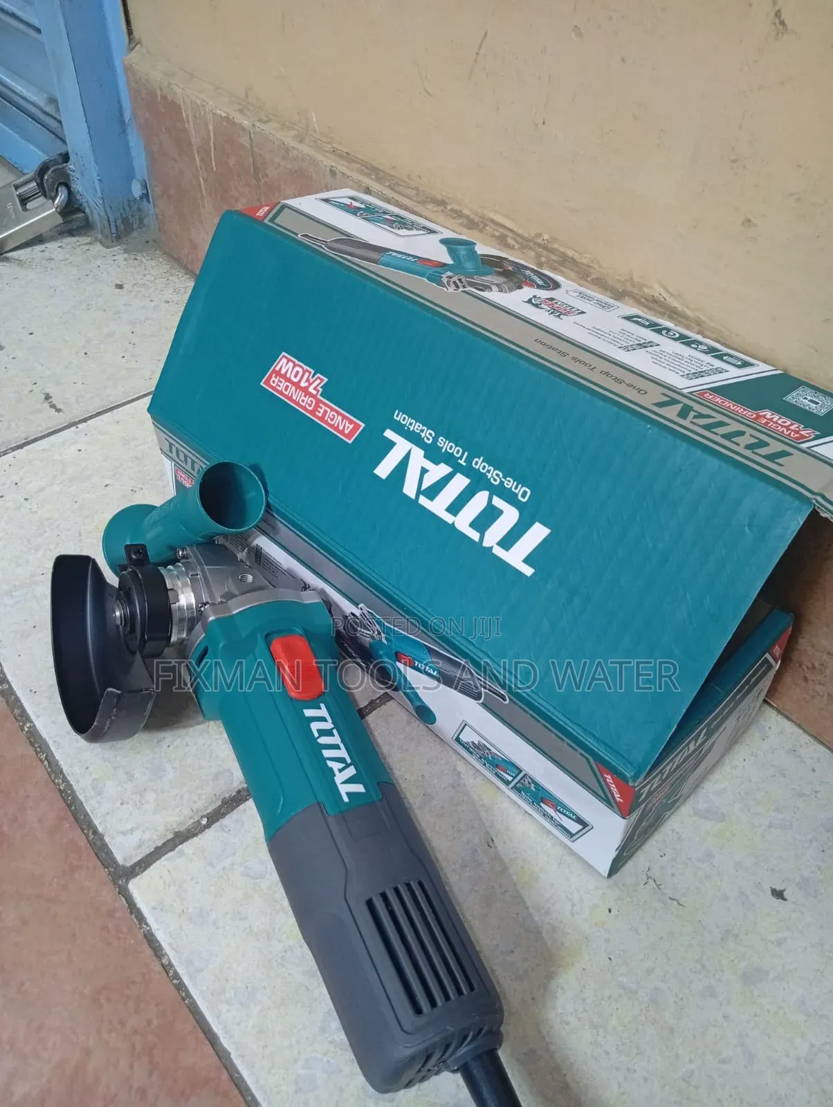 Total Angle Grinder 710 Watts  Free 4.5 Inches Disc