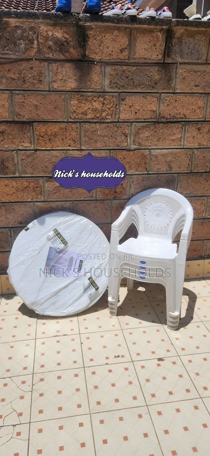 4 Kenpoly Plastic Chairs With Armrest + Round Plastic Table Set