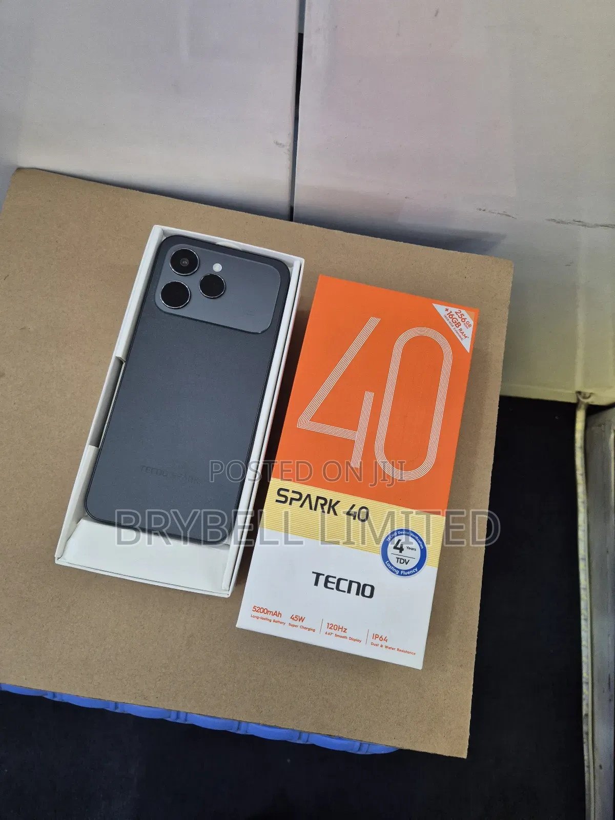 Tecno Spark 40 256 GB Gray
