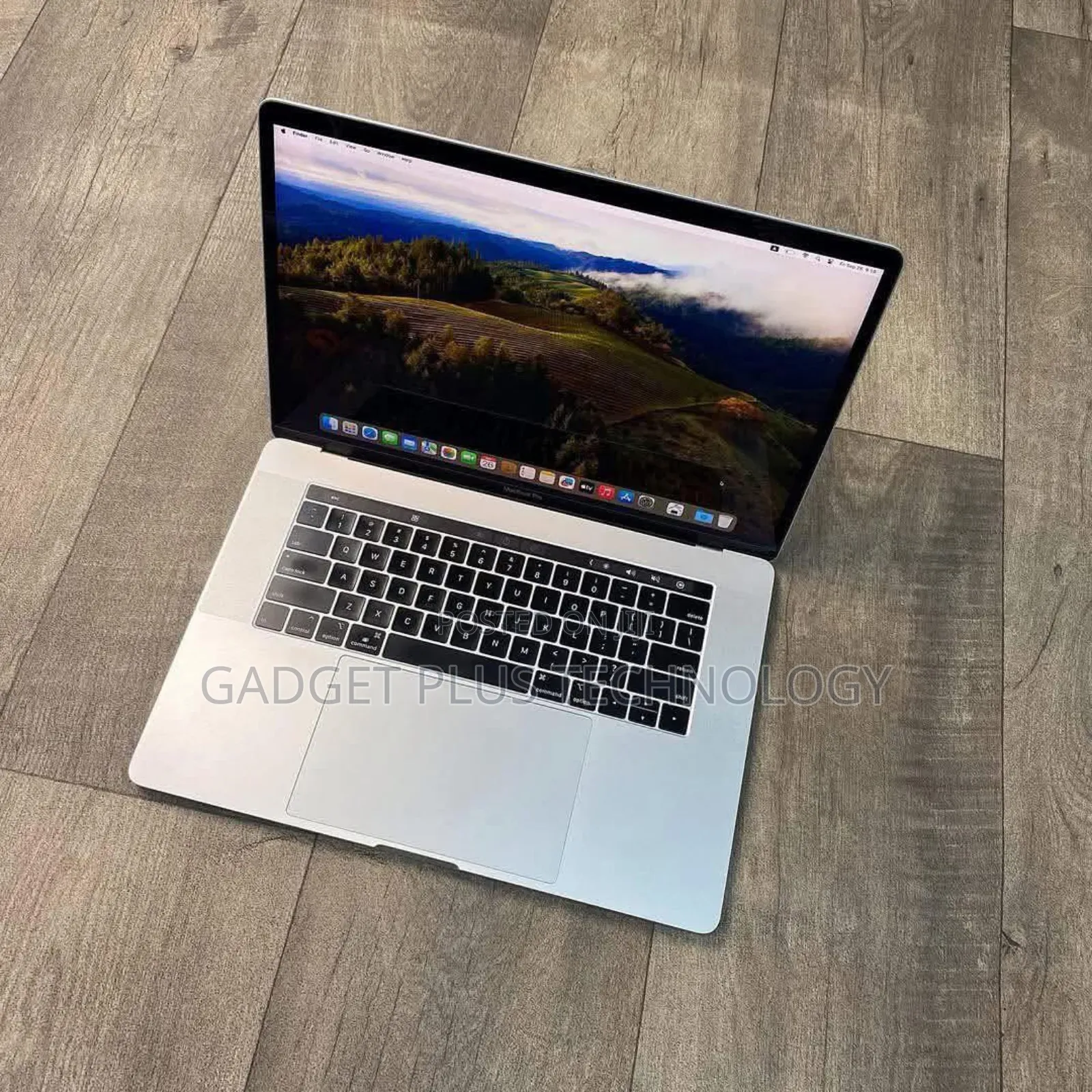 Laptop Apple MacBook Pro 2018 16GB Intel Core i7 SSD 256GB