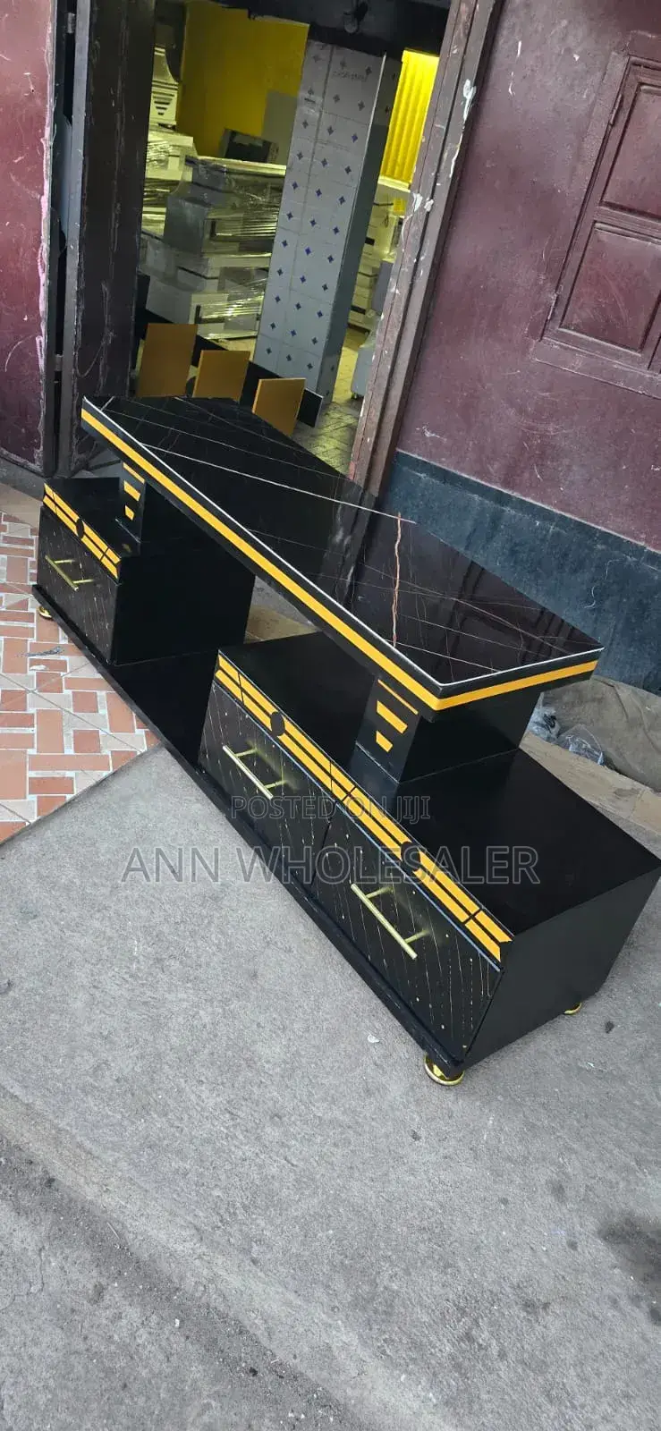 Executive 5 Fts Black/White And Gold With Marble Top Tv Stand