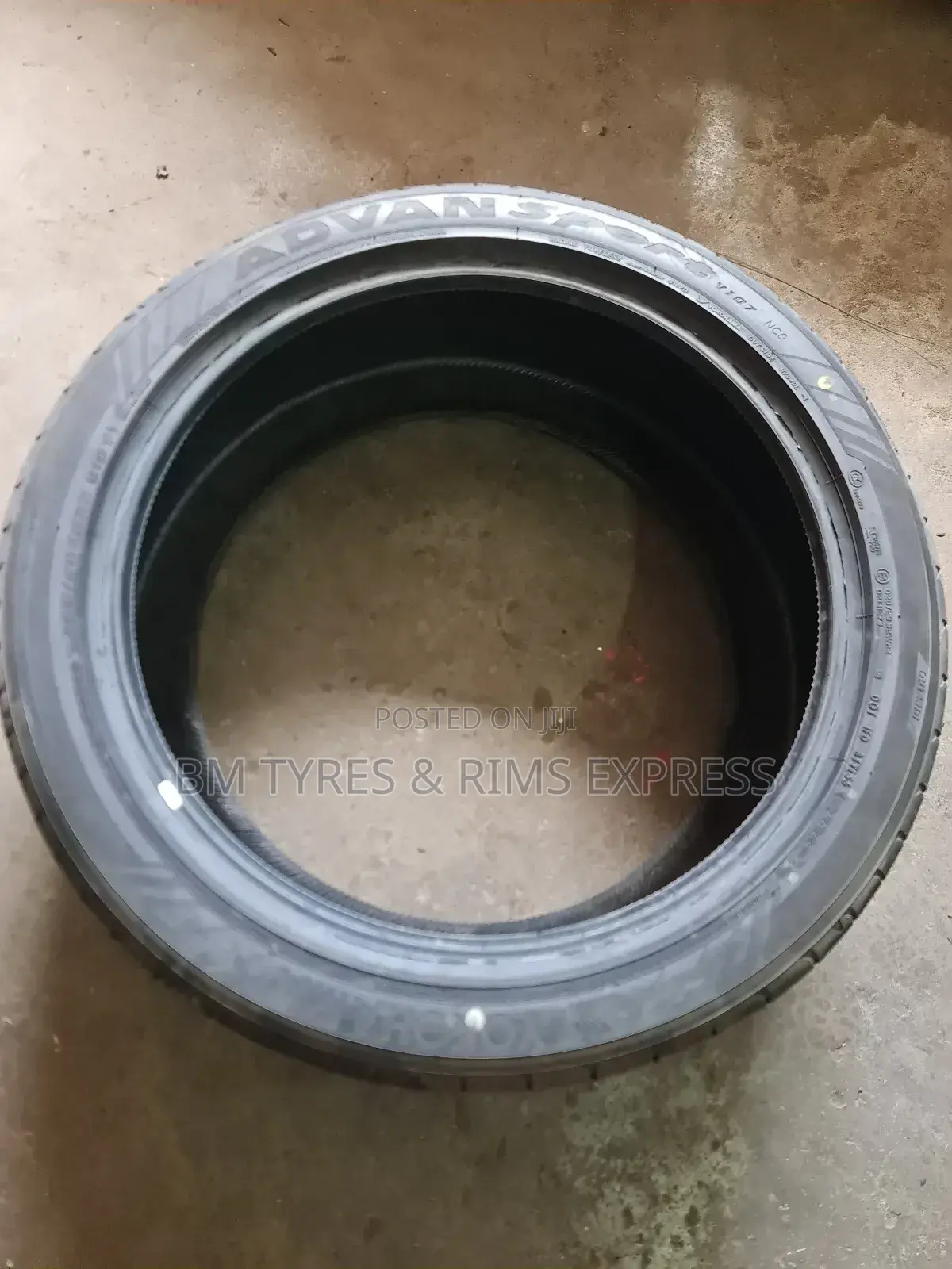285 /40r22 Yokohama Tyres (Japan) Advan Sport.