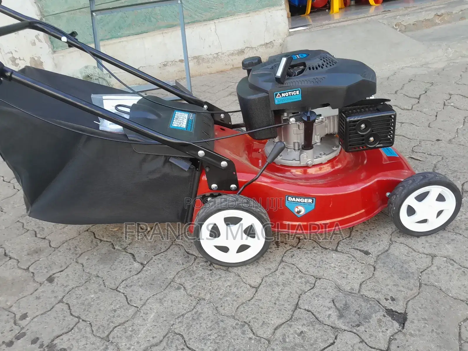 Grass Mowing Machine